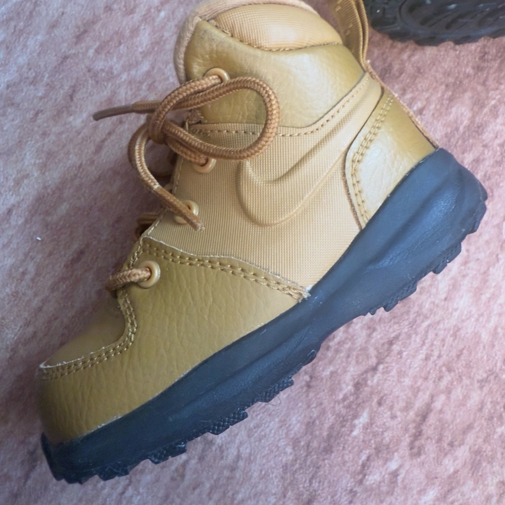 Nike Manoa Toddler Boots - 7C! Like New! - Picture 3 of 6